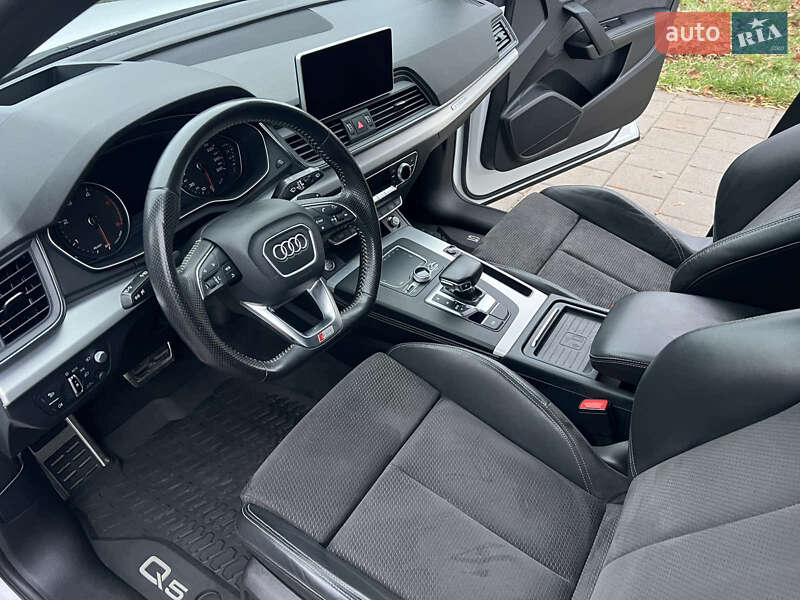 Позашляховик / Кросовер Audi Q5 2017 в Вінниці