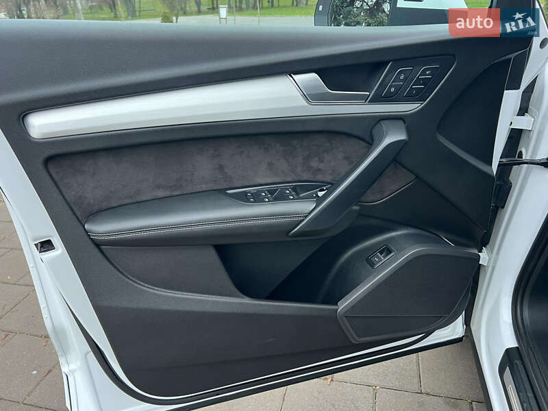 Позашляховик / Кросовер Audi Q5 2017 в Вінниці