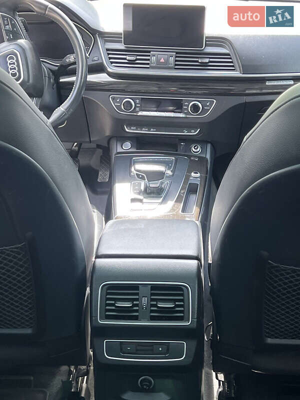 Позашляховик / Кросовер Audi Q5 2017 в Гусятині фото 25 Позашляховик / Кросовер Audi Q5 2017 в Гусятині