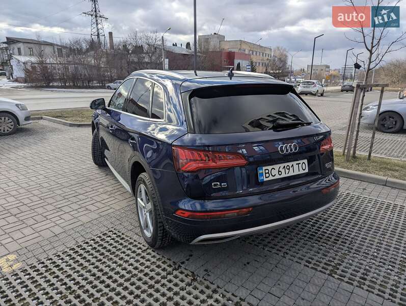 Позашляховик / Кросовер Audi Q5 2017 в Львові