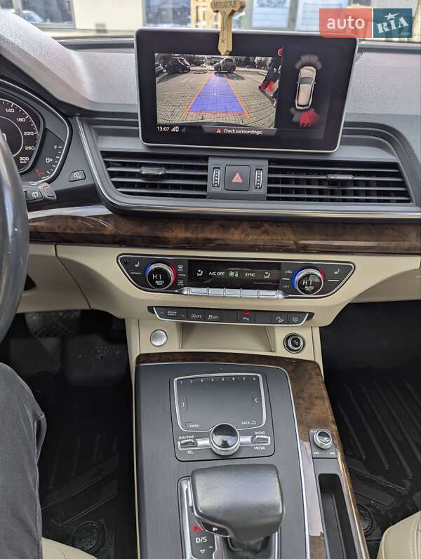 Позашляховик / Кросовер Audi Q5 2017 в Львові