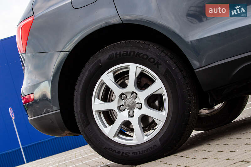 Внедорожник / Кроссовер Audi Q5 2009 в Нововолынске