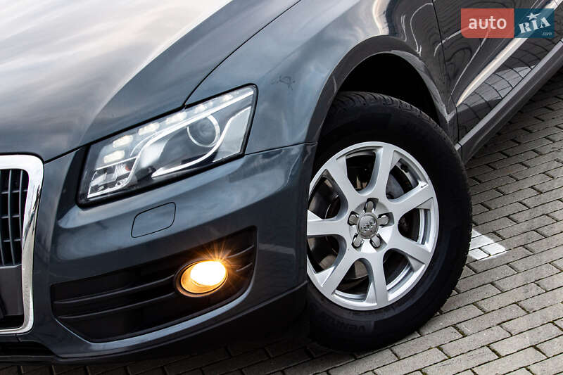 Внедорожник / Кроссовер Audi Q5 2009 в Нововолынске