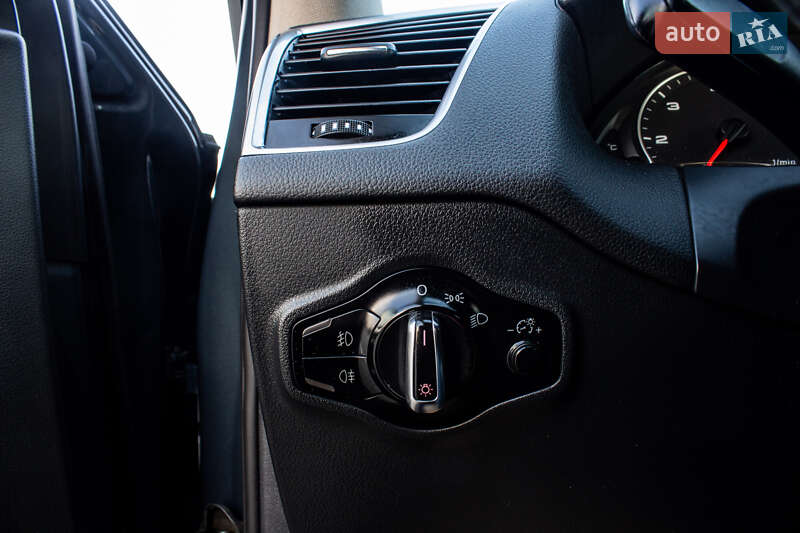 Внедорожник / Кроссовер Audi Q5 2009 в Нововолынске