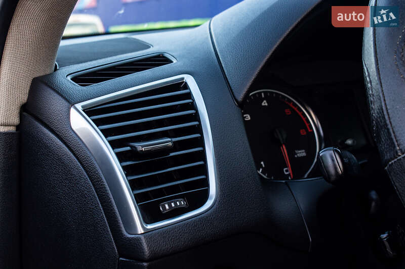 Внедорожник / Кроссовер Audi Q5 2009 в Нововолынске