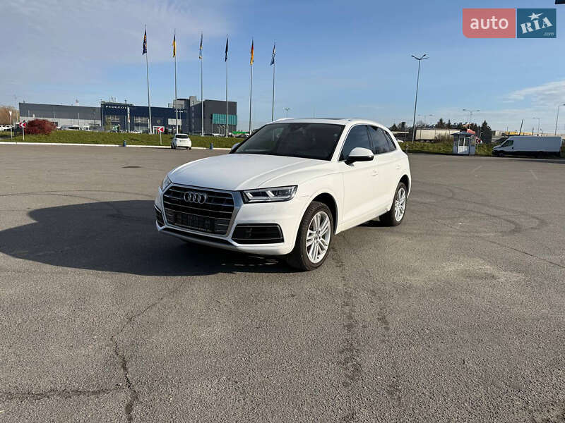 Позашляховик / Кросовер Audi Q5 2017 в Львові