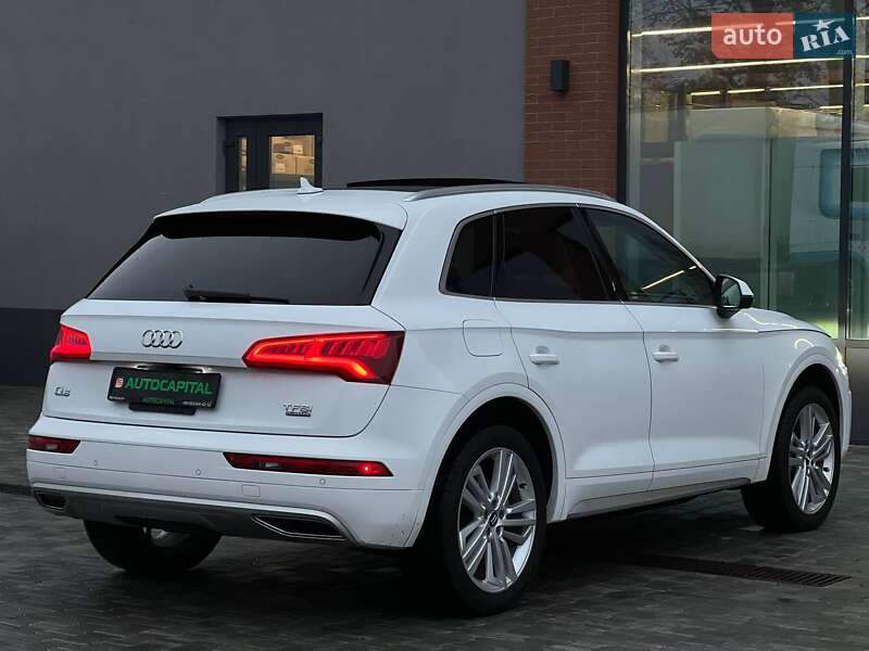 Внедорожник / Кроссовер Audi Q5 2017 в Киеве