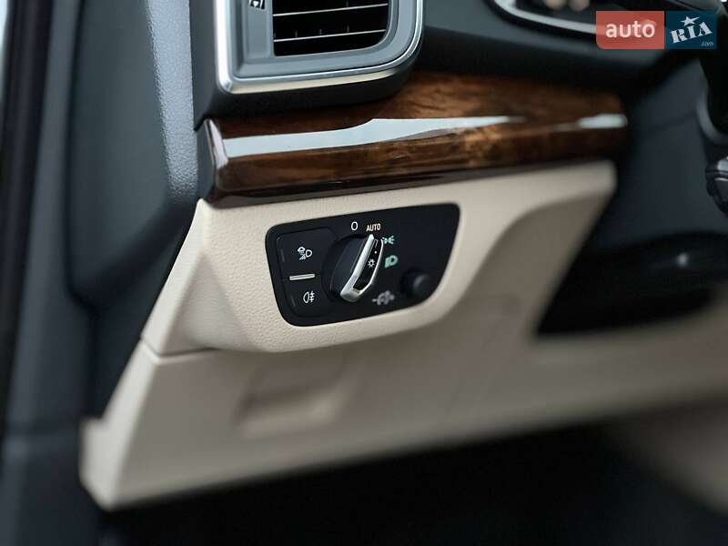 Внедорожник / Кроссовер Audi Q5 2017 в Киеве