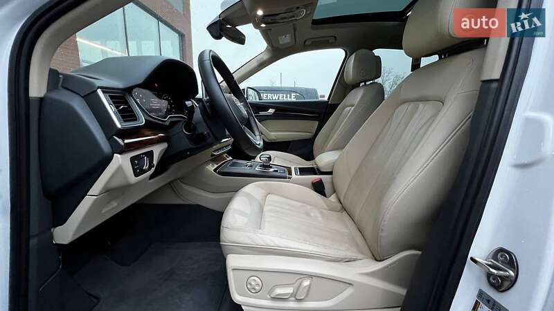 Внедорожник / Кроссовер Audi Q5 2017 в Киеве