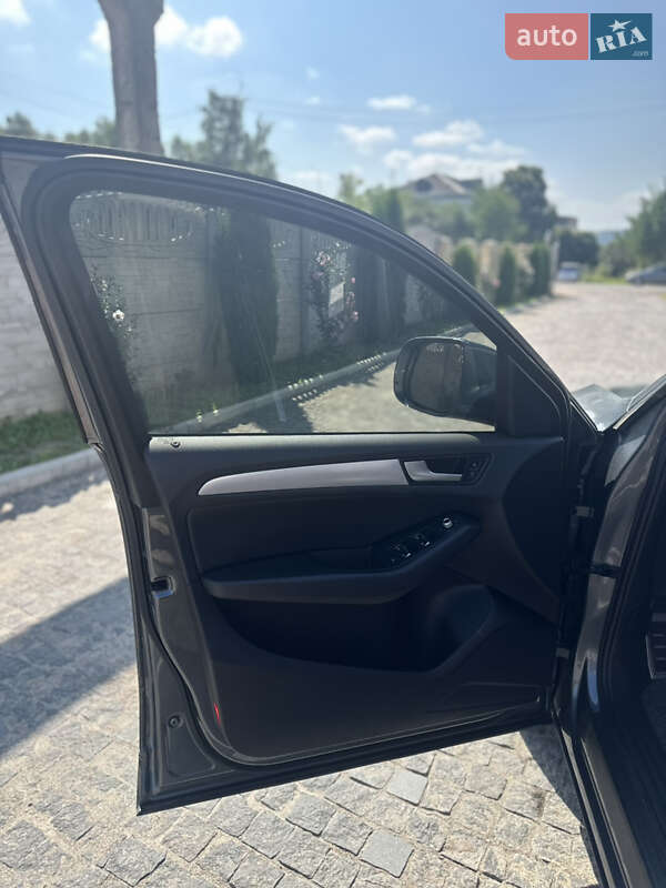 Позашляховик / Кросовер Audi Q5 2012 в Золочеві