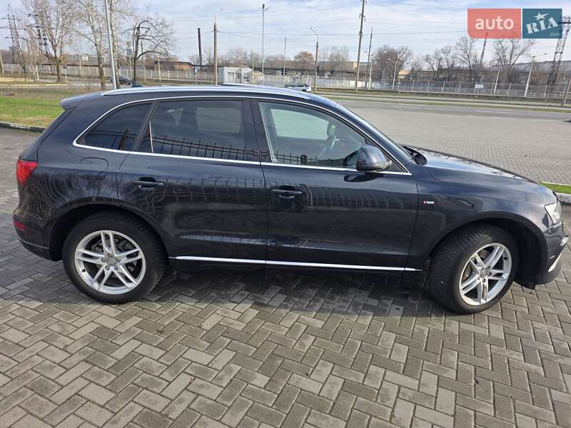 Позашляховик / Кросовер Audi Q5 2014 в Дніпрі