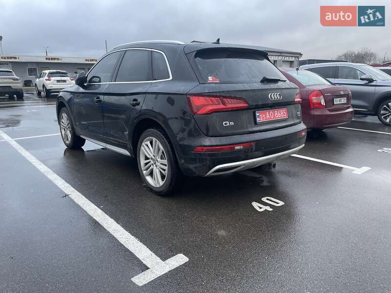 Позашляховик / Кросовер Audi Q5 2017 в Києві