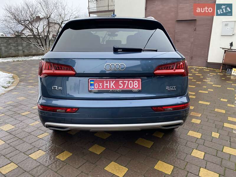 Позашляховик / Кросовер Audi Q5 2017 в Рівному