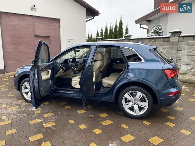 Позашляховик / Кросовер Audi Q5 2017 в Рівному