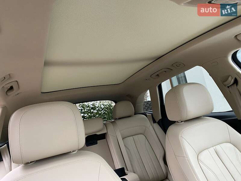 Позашляховик / Кросовер Audi Q5 2017 в Рівному