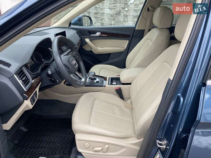 Позашляховик / Кросовер Audi Q5 2017 в Рівному