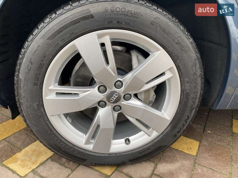 Позашляховик / Кросовер Audi Q5 2017 в Рівному