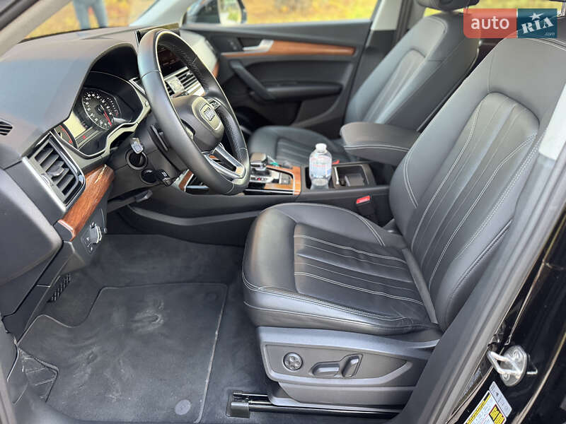 Внедорожник / Кроссовер Audi Q5 2020 в Новояворовске