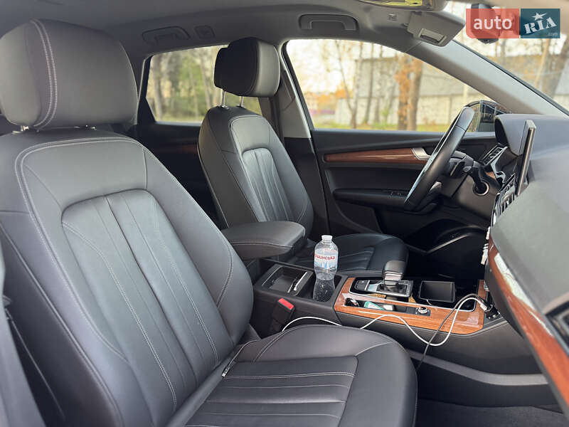 Внедорожник / Кроссовер Audi Q5 2020 в Новояворовске