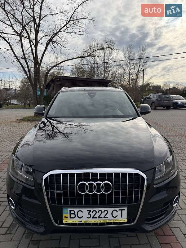 Позашляховик / Кросовер Audi Q5 2015 в Золочеві