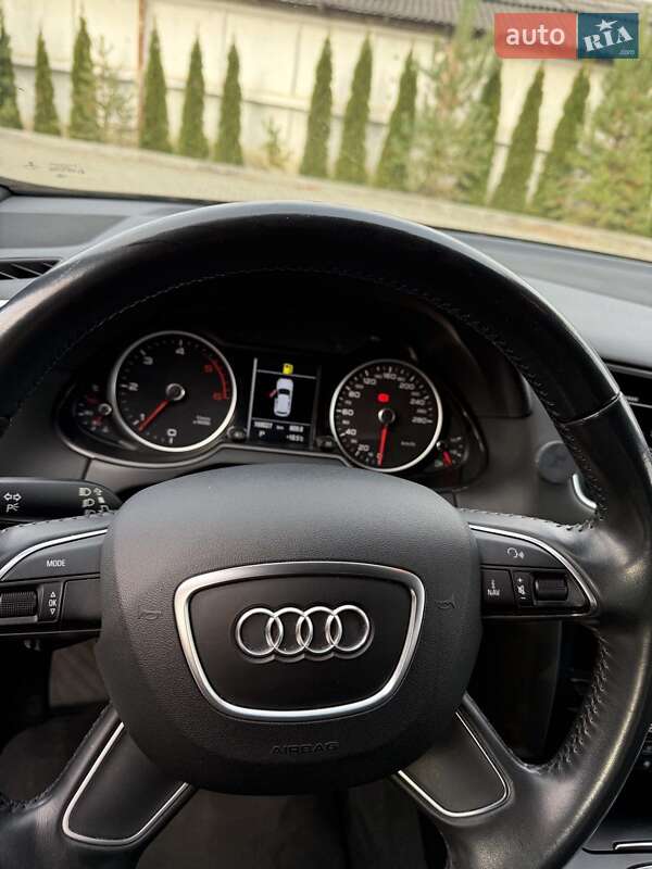 Позашляховик / Кросовер Audi Q5 2015 в Золочеві