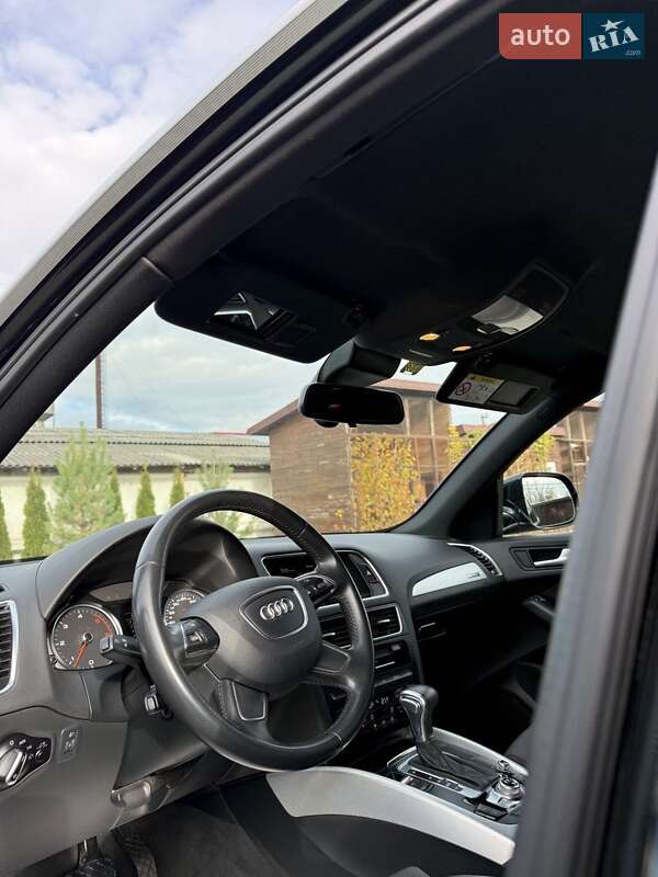 Позашляховик / Кросовер Audi Q5 2015 в Золочеві