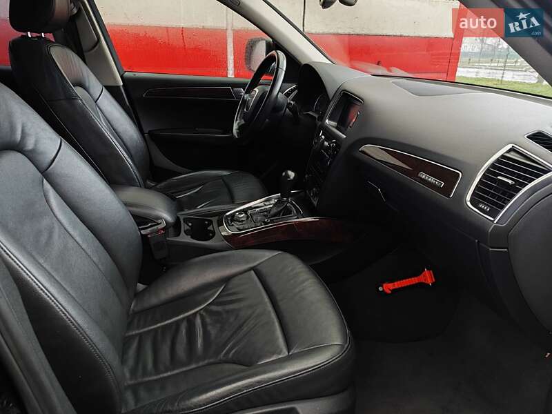 Позашляховик / Кросовер Audi Q5 2011 в Чернігові