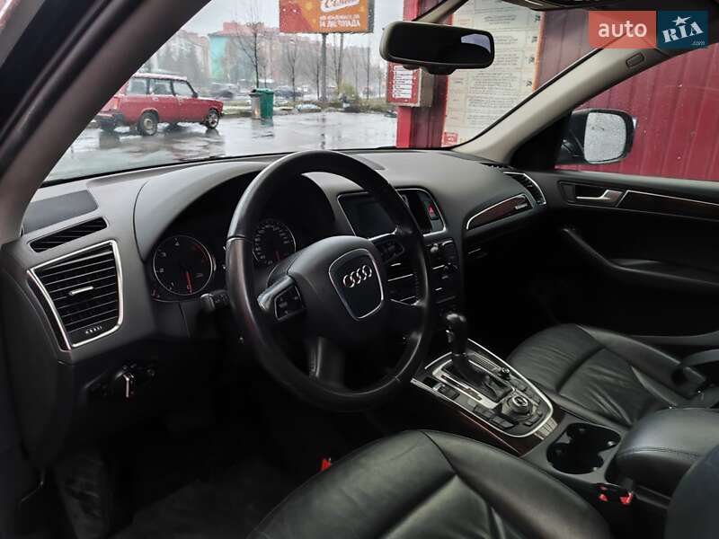 Позашляховик / Кросовер Audi Q5 2011 в Чернігові