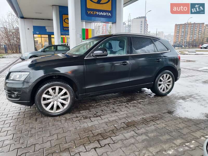 Позашляховик / Кросовер Audi Q5 2011 в Чернігові
