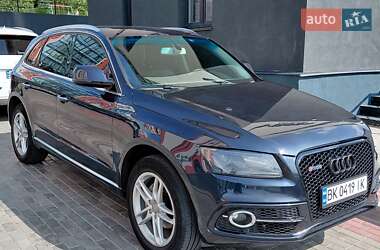 Позашляховик / Кросовер Audi Q5 2017 в Вараші