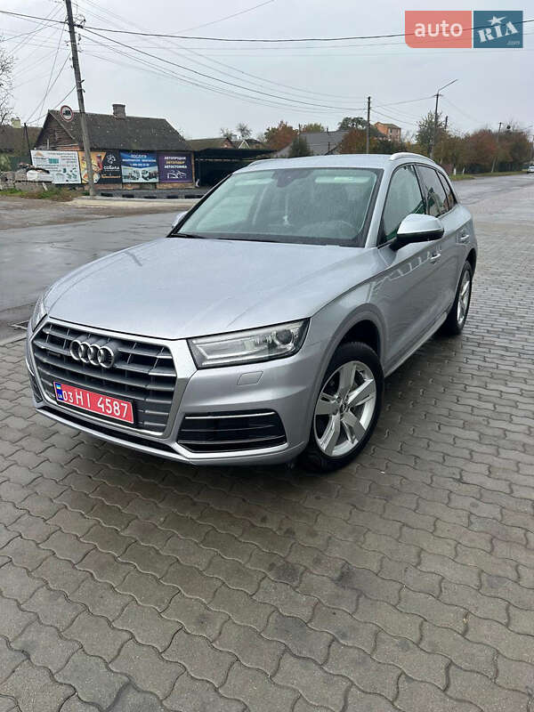 Внедорожник / Кроссовер Audi Q5 2018 в Владимире