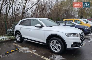 Позашляховик / Кросовер Audi Q5 2017 в Луцьку