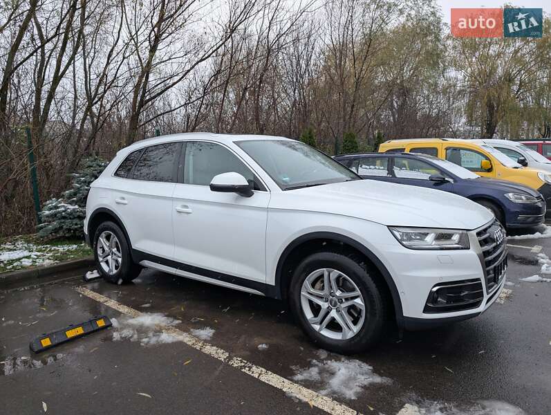 Позашляховик / Кросовер Audi Q5 2017 в Луцьку