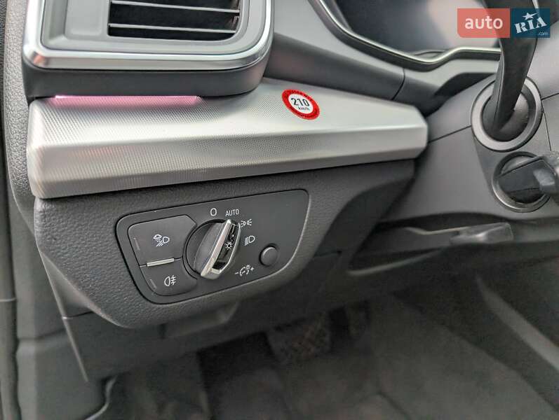 Позашляховик / Кросовер Audi Q5 2017 в Луцьку