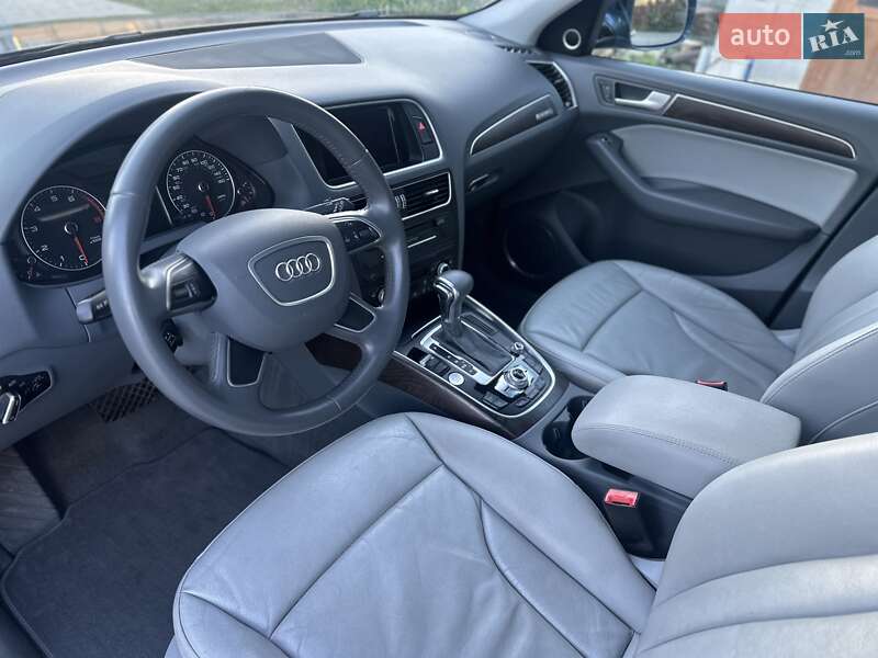 Внедорожник / Кроссовер Audi Q5 2015 в Черновцах