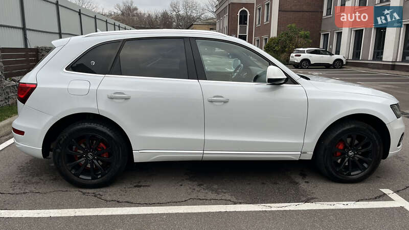 Позашляховик / Кросовер Audi Q5 2015 в Києві