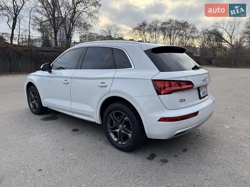 Позашляховик / Кросовер Audi Q5 2019 в Дніпрі