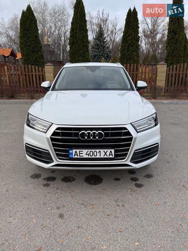 Позашляховик / Кросовер Audi Q5 2019 в Дніпрі