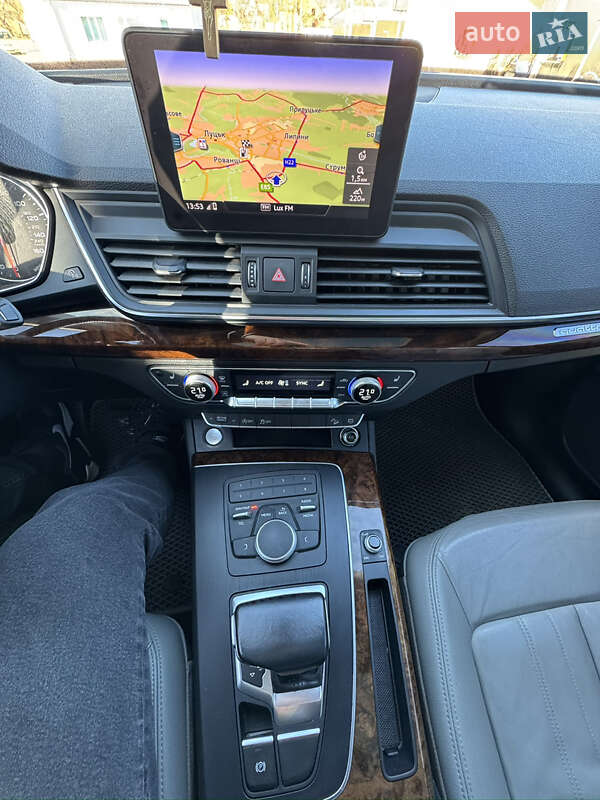 Внедорожник / Кроссовер Audi Q5 2017 в Луцке