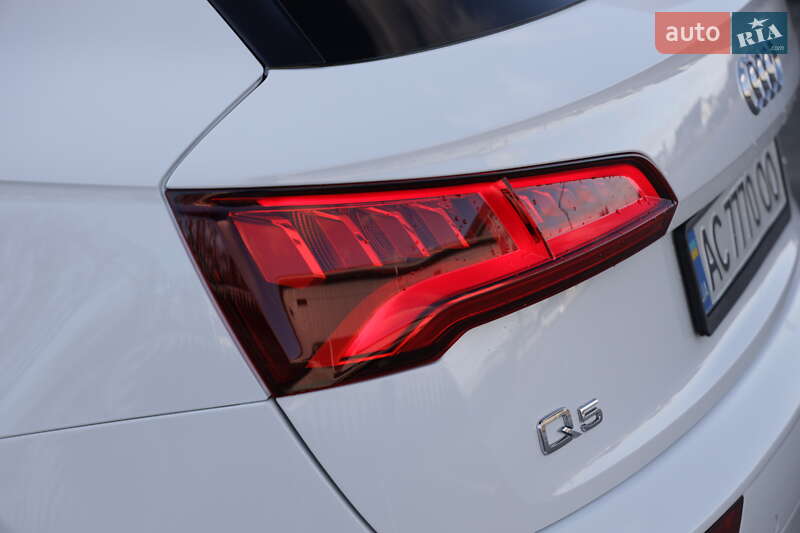 Позашляховик / Кросовер Audi Q5 2018 в Луцьку