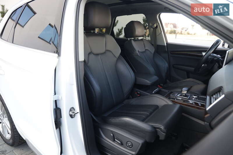 Позашляховик / Кросовер Audi Q5 2018 в Луцьку