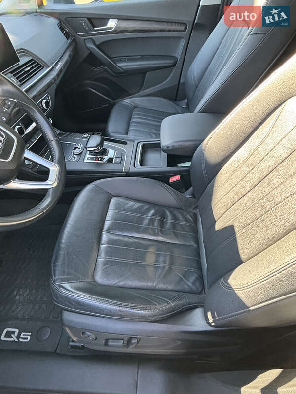 Внедорожник / Кроссовер Audi Q5 2017 в Дрогобыче