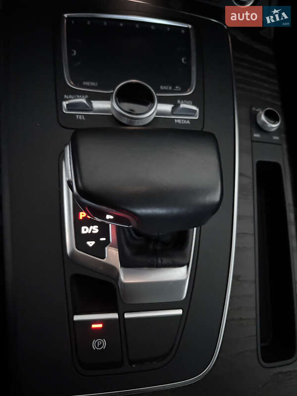 Внедорожник / Кроссовер Audi Q5 2017 в Дрогобыче