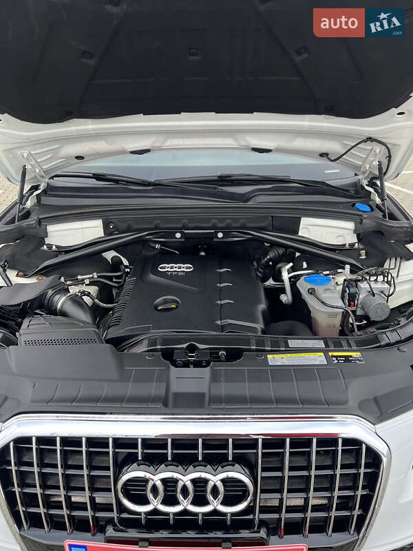 Позашляховик / Кросовер Audi Q5 2017 в Нововолинську