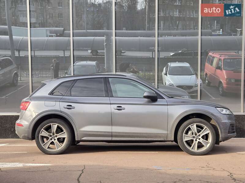 Внедорожник / Кроссовер Audi Q5 2019 в Киеве