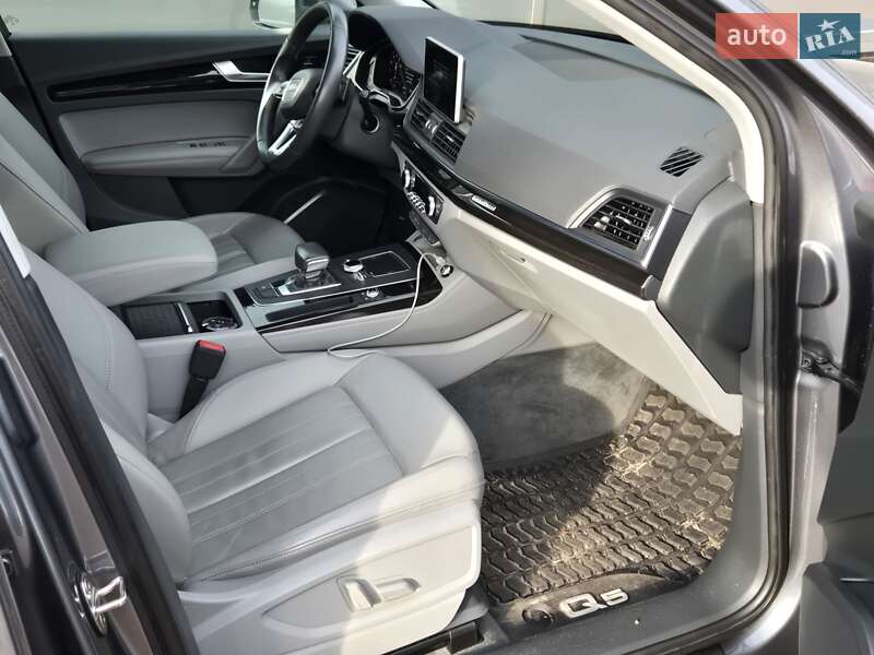 Внедорожник / Кроссовер Audi Q5 2019 в Киеве