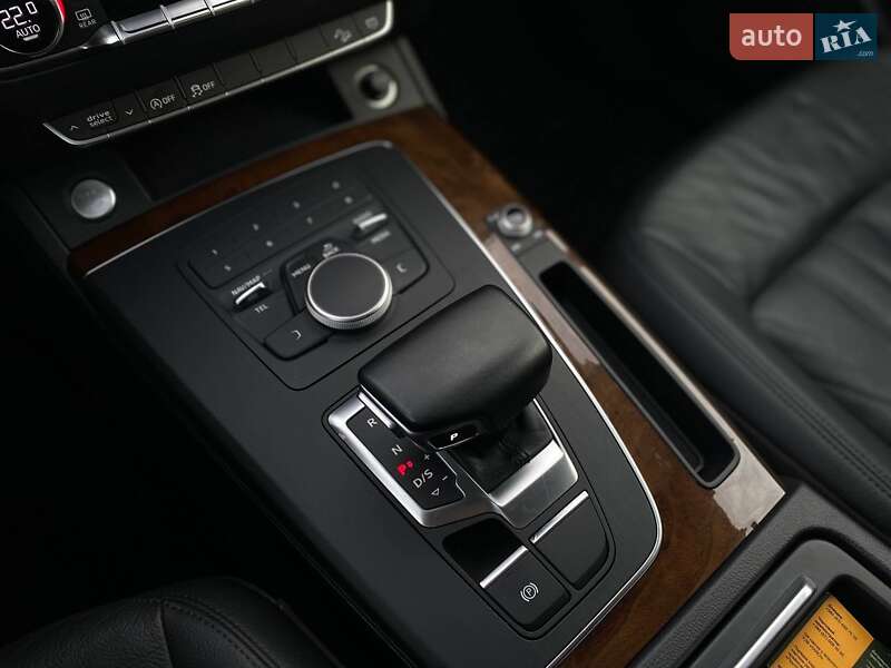 Позашляховик / Кросовер Audi Q5 2018 в Києві