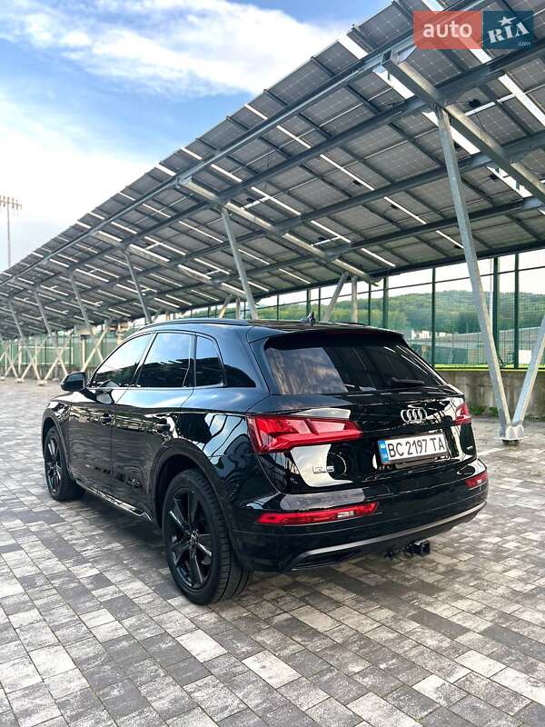 Позашляховик / Кросовер Audi Q5 2019 в Києві