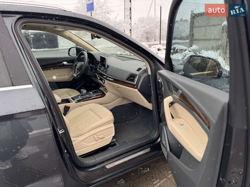 Внедорожник / Кроссовер Audi Q5 2017 в Стрые