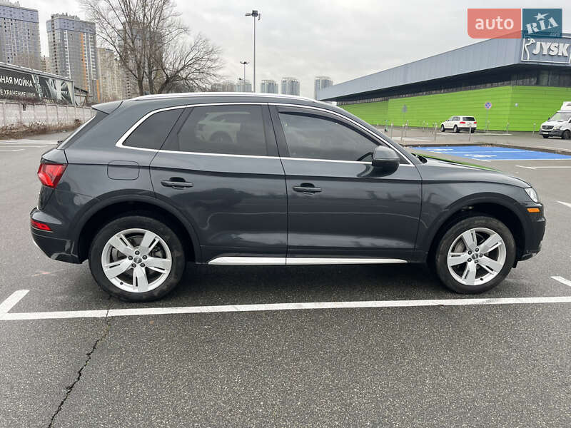 Внедорожник / Кроссовер Audi Q5 2017 в Киеве